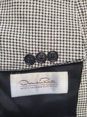 Oscar de la Renta Men's Black & White Houndstooth Blazer 41R